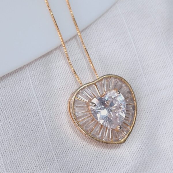 CONJUNTO COLAR E BRINCOS CORAÇÕES - BANHADO À OURO 18 K - Imagem 2