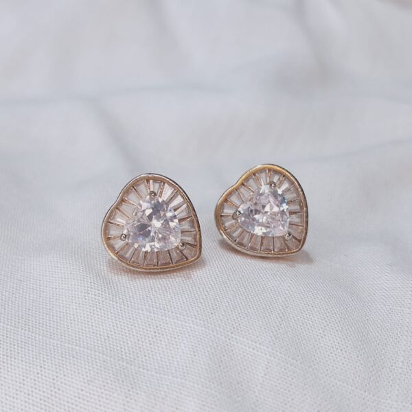 CONJUNTO COLAR E BRINCOS CORAÇÕES - BANHADO À OURO 18 K - Imagem 3